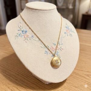 Starburst Pendant Locket Necklace - Vintage Inspired